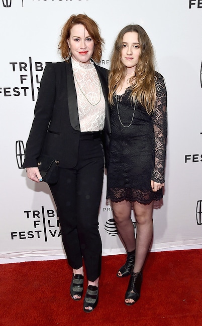 Molly Ringwald, Mathilda Gianopoulos, Dabka